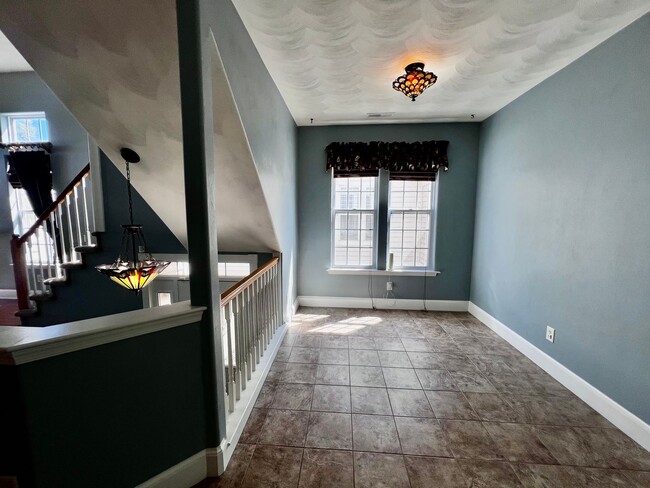 Building Photo - Stunning 4-bedroom, 3.5-bath condo in Suffolk