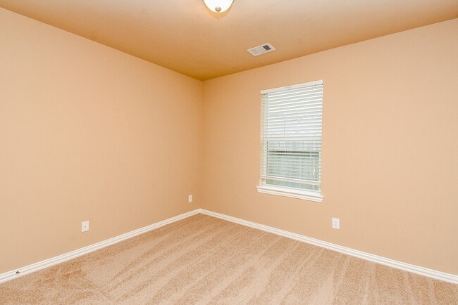 Building Photo - 26923 Glacier Creek Dr
