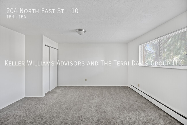 Building Photo - 204 N East St