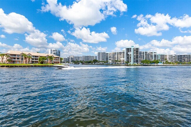 Building Photo - 3800 S Ocean Dr