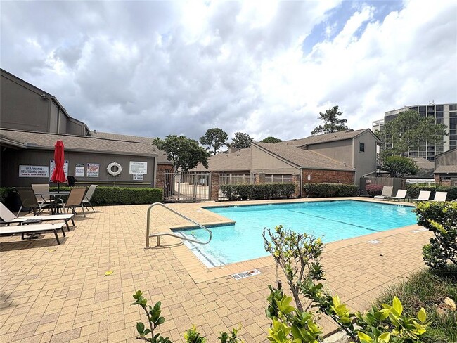 Building Photo - 1201 Bering Dr