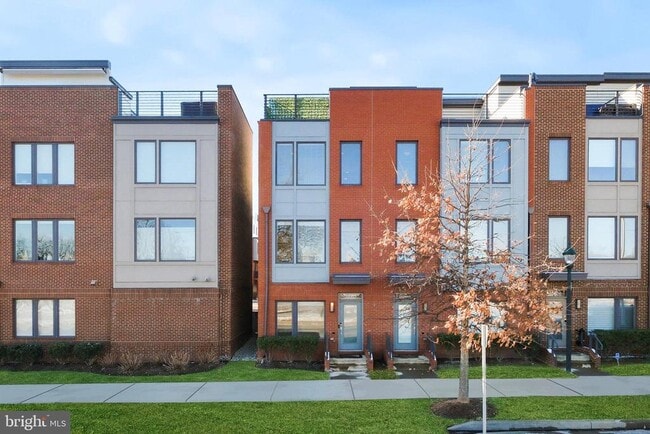 Building Photo - 16560 Crabbs Branch Way