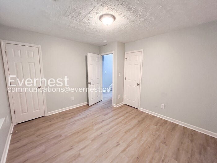 Building Photo - 1311 Birch Ct