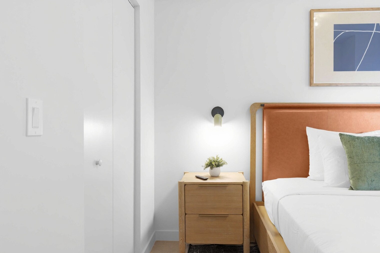 Building Photo - 11 NE 6th St