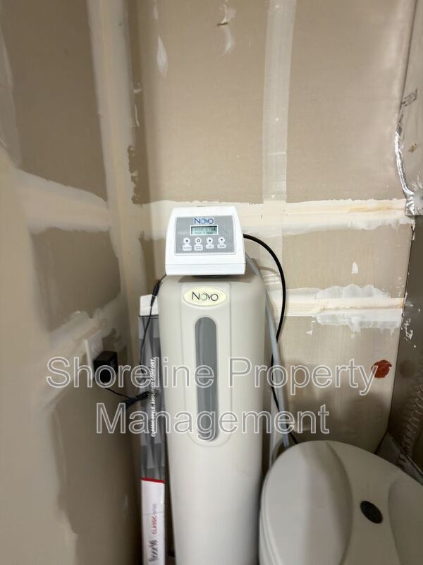 Building Photo - 12913 S Salerno Ave