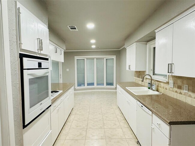 Building Photo - 5926 Par 4 Dr