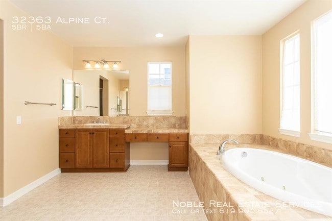 Building Photo - 32363 Alpine Ct