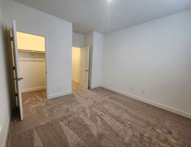 Building Photo - New 4 bedroom  home in Heybourne Meadows area of Minden.