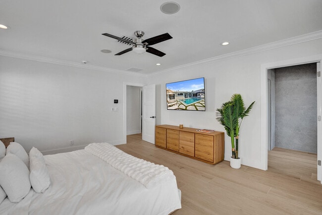 Building Photo - 885 Nafa Dr