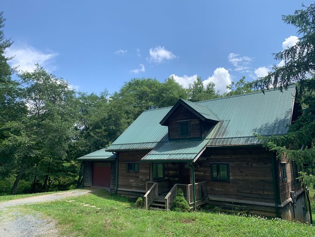 Building Photo - 504 Stuart Williams Rd