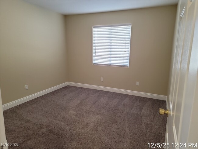 Building Photo - 5921 Royal Castle Ln