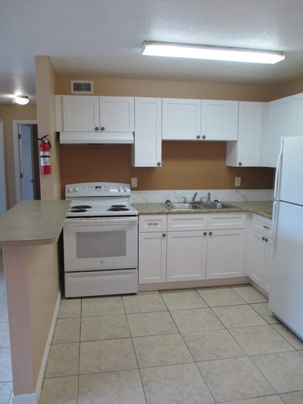 Primary Photo - 800 N Fiske Blvd