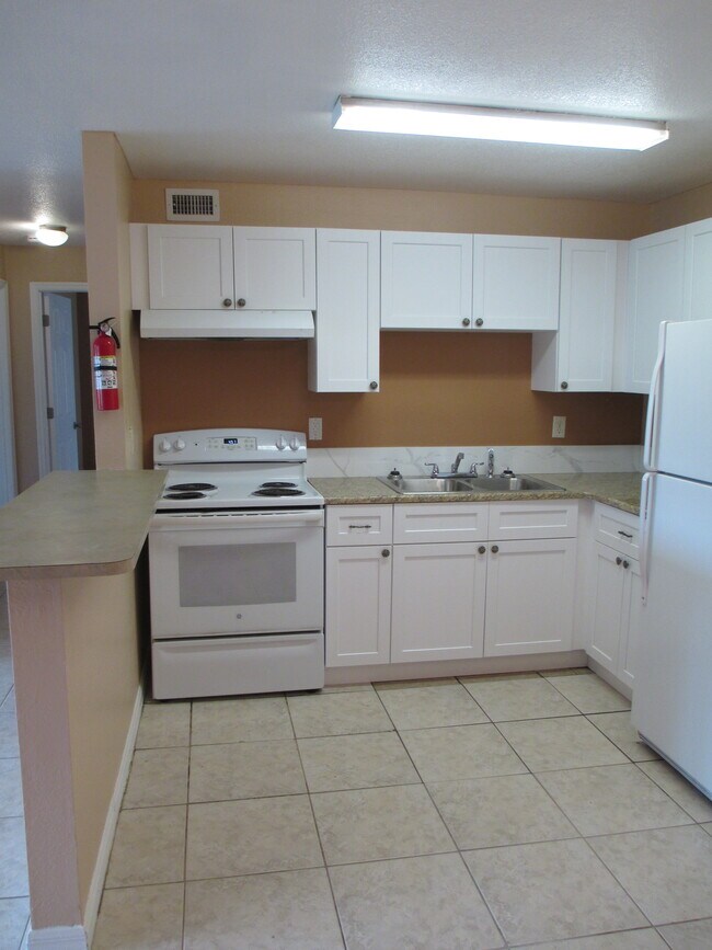 Building Photo - 800 N Fiske Blvd