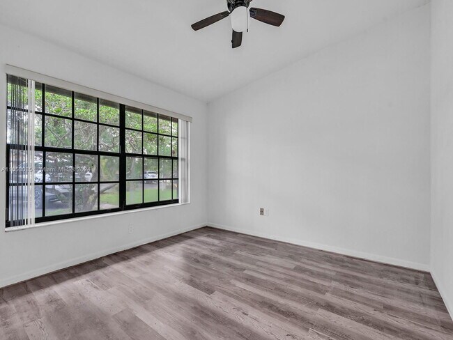 Building Photo - 14811 SW 74th Ln