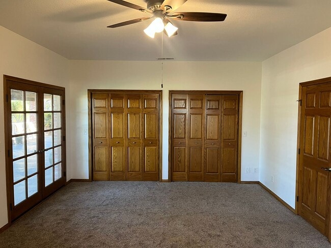 Building Photo - 18655 Oak Ridge Ln