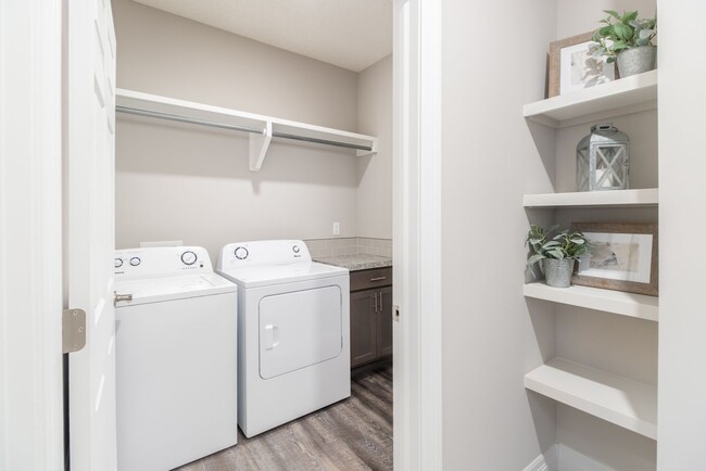 Building Photo - Beautiful 2BR/2BA Unit Available in Senior...