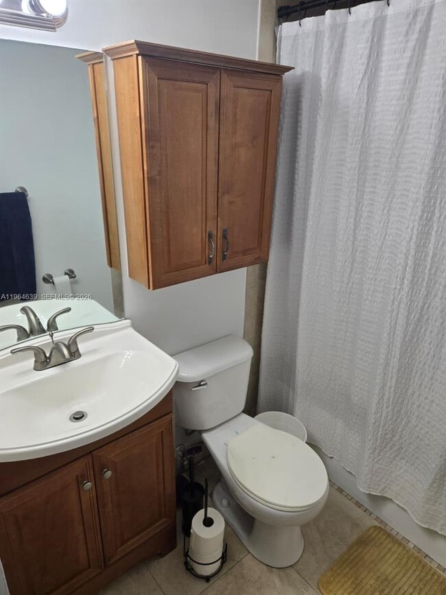 Building Photo - 4156 Inverrary Dr