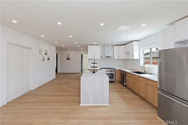 Building Photo - 7830 Casa Blanca St