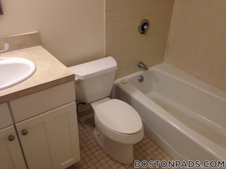 Building Photo - 40 Boylston St