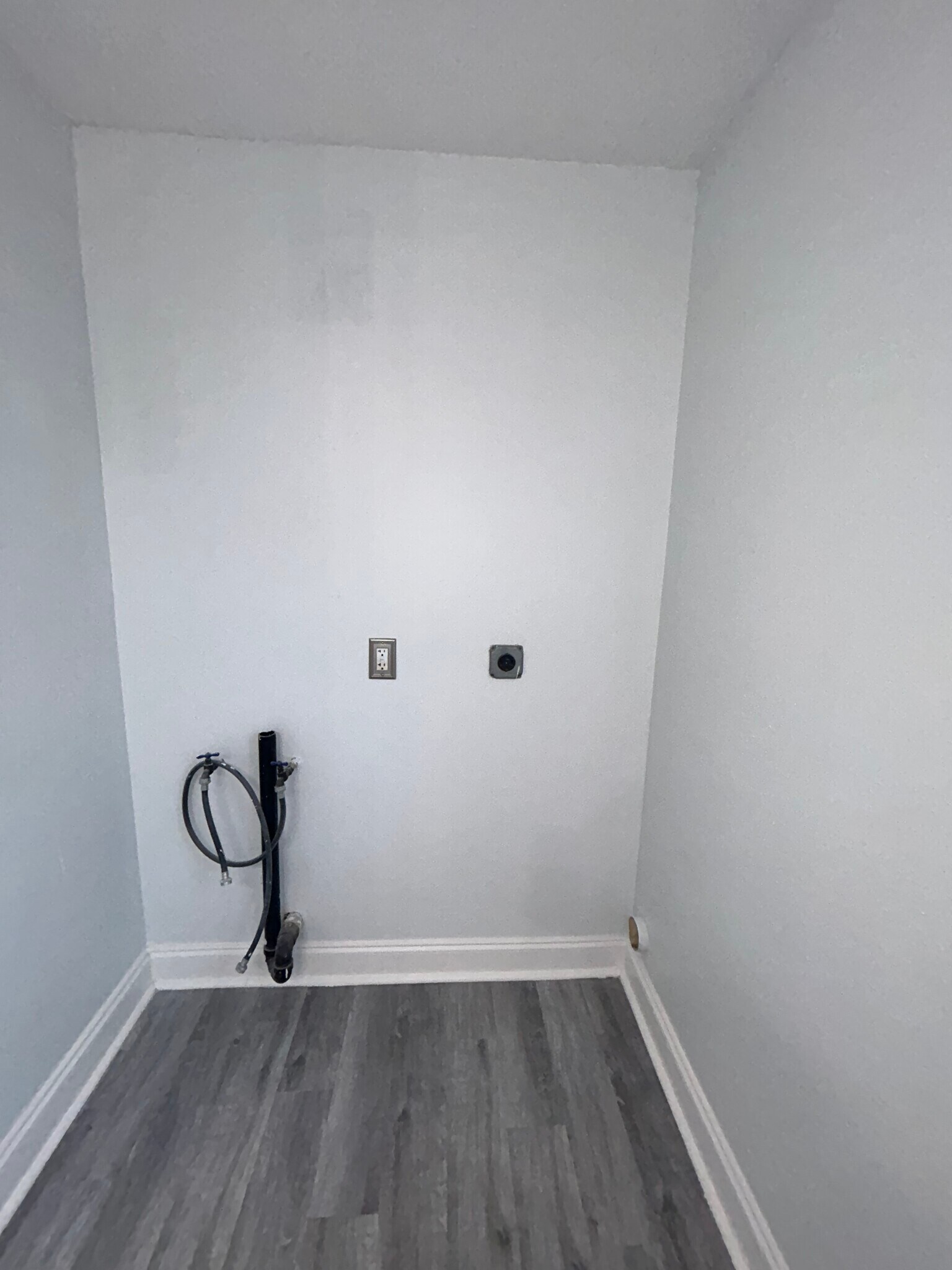 Washer/Dryer hookups - 3609 Golden Dr