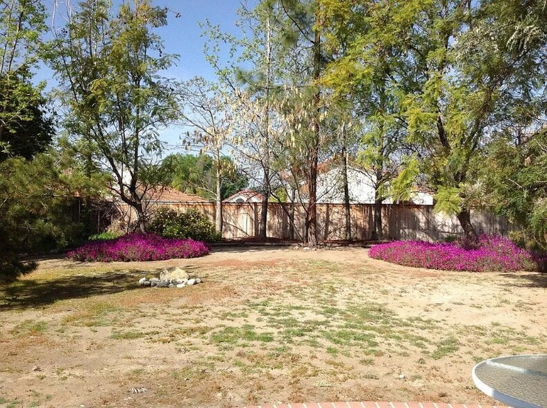 Building Photo - 1213 Jasmine St