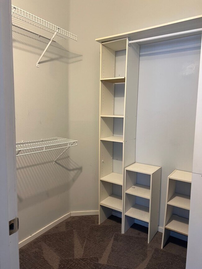 Building Photo - Vaulted Ceilings, Fireplace, LVP Flooring,...