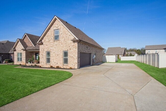 Building Photo - 221 Waldron View Dr