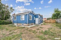 Building Photo - Charming 2BR House in Denver
