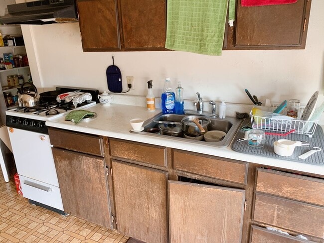 Building Photo - 1030 N Garden St