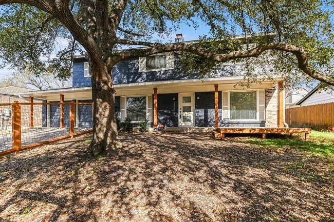 Building Photo - 7105 Meadowood Dr