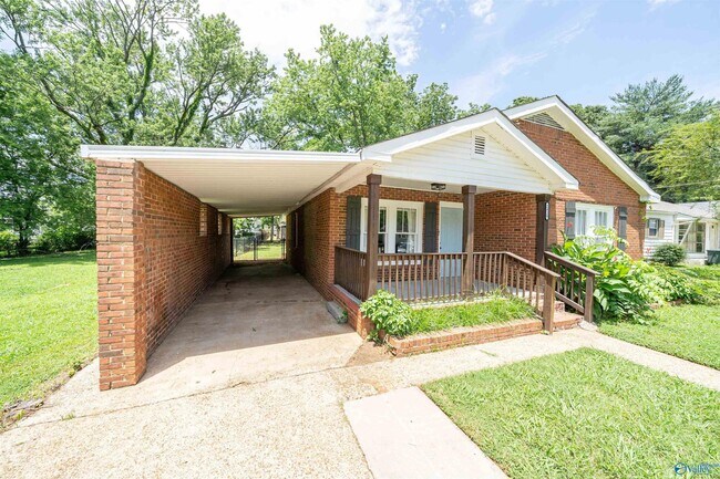 Building Photo - 2820 Union Dr NW