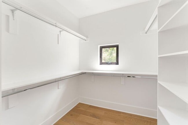 Building Photo - 981- 987 Fifth Street SW