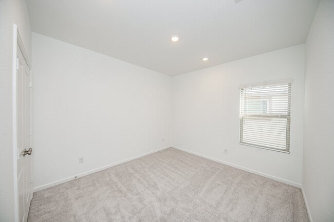 Building Photo - 27035 Flower Isle Ln