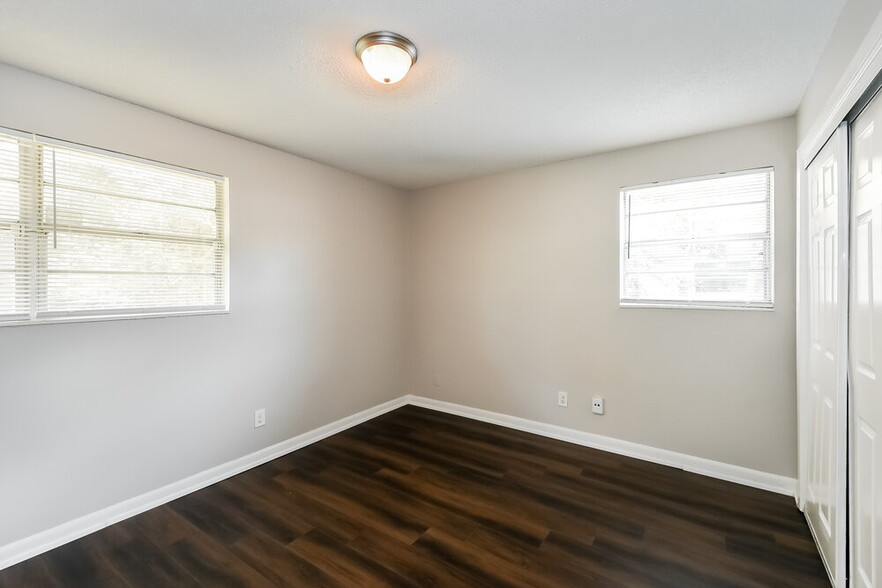 Building Photo - 6725 Cinderella Rd