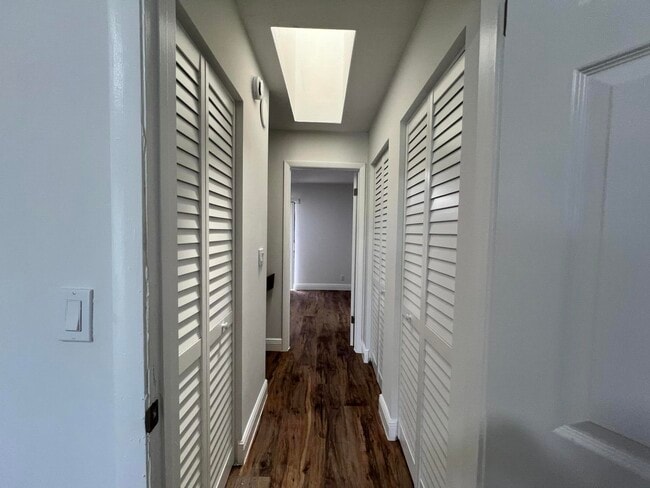 Building Photo - 10623 Royal Palm Blvd