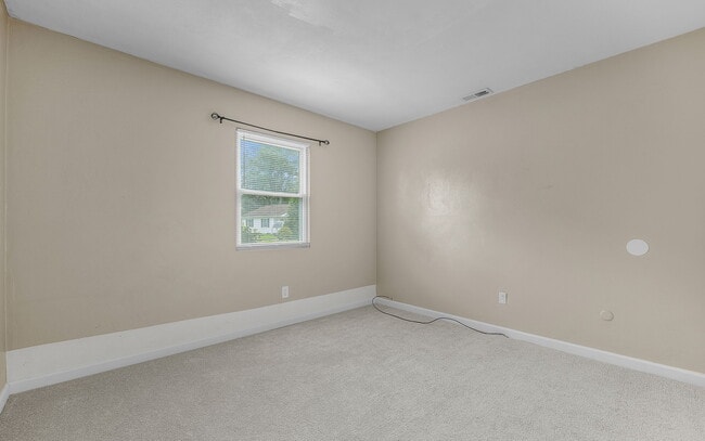 Building Photo - 1025 Dool Ct