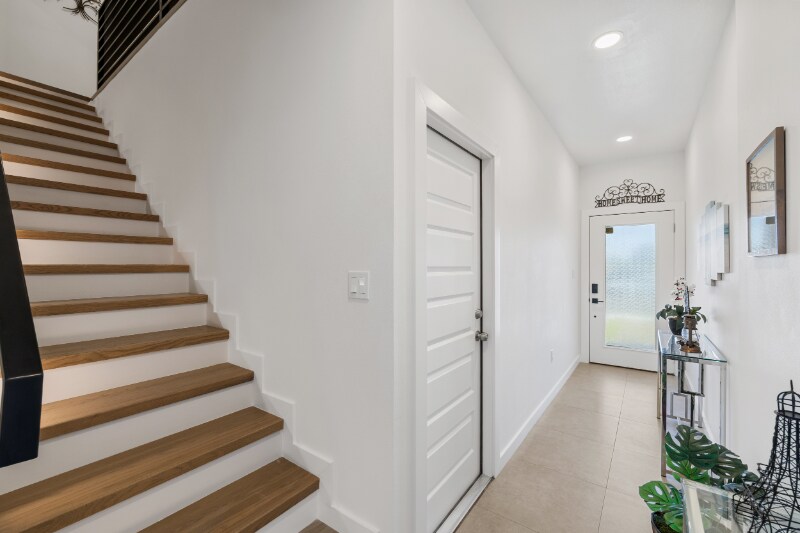 Building Photo - 2625 Warbler Ave