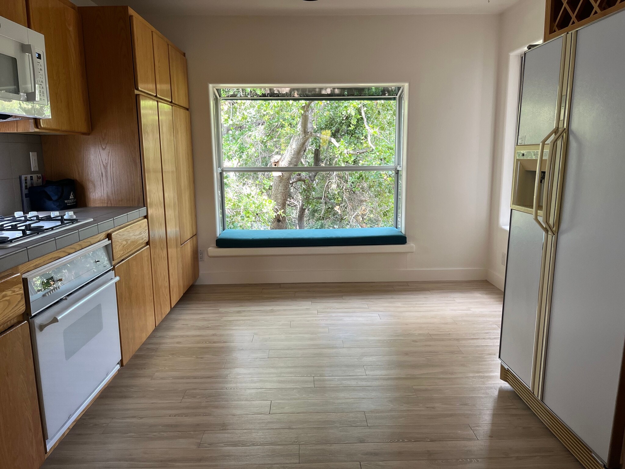 Window seat, room for dinette - 23321 Ida Pl