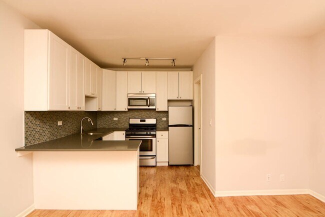 Building Photo - 2839 W Palmer St