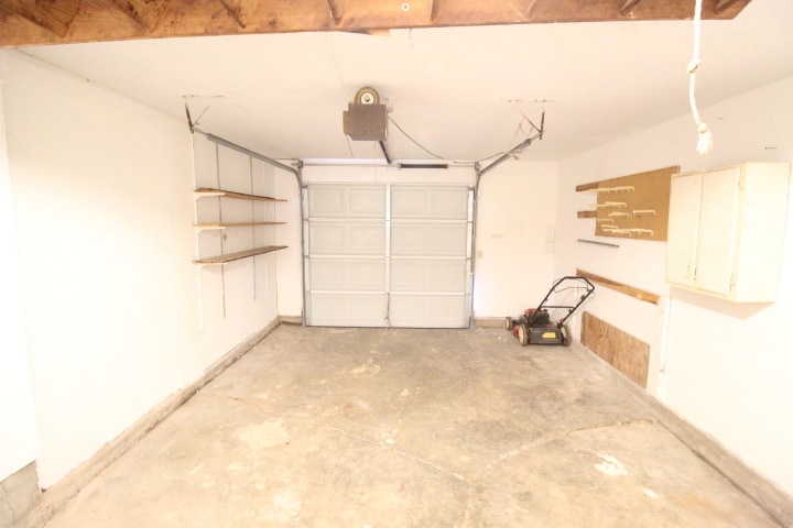 Building Photo - 2436 Huntleigh Dr