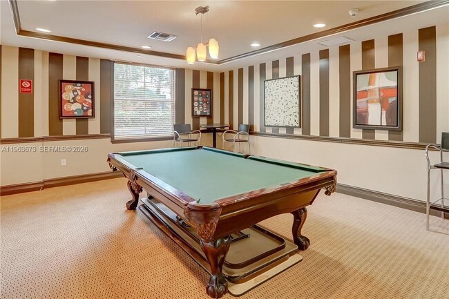 Building Photo - 520 SE 5 Ave