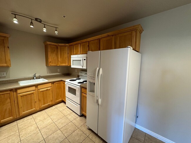 Building Photo - Ground level 3 bedroom 2 bath in Lehi!