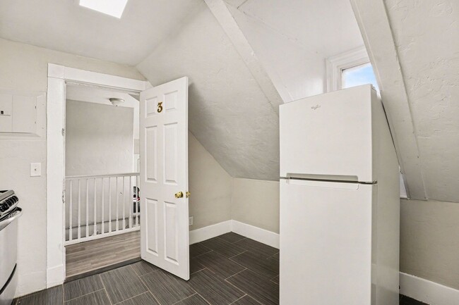 Building Photo - 403 N Wahsatch Ave