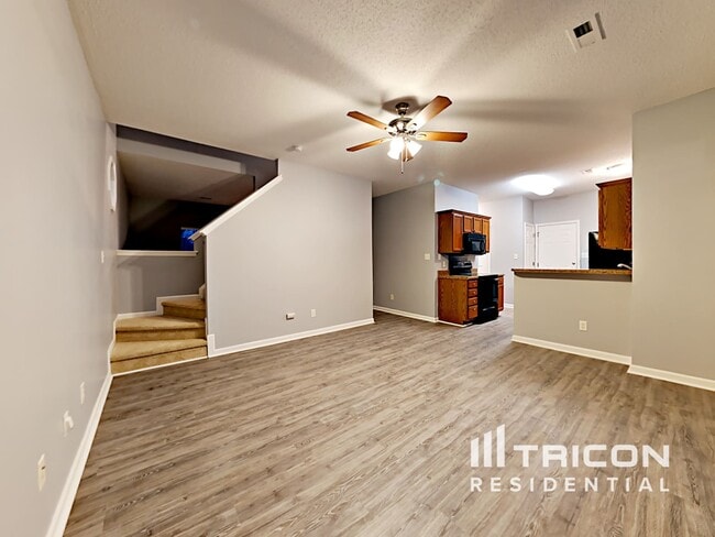 Building Photo - 5725 Shining Oak Ln