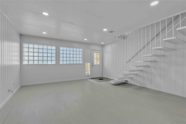 Building Photo - 5210 Woodrow Ave