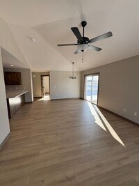 Building Photo - 222 E Randall Rd