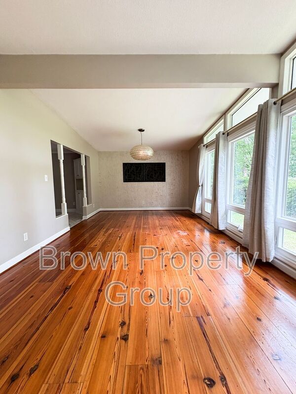 Building Photo - 3202 Cluny Dr