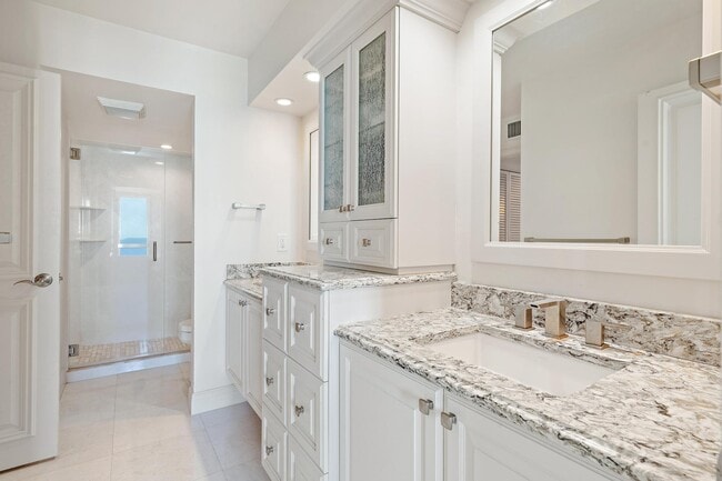 Building Photo - 5380 N Ocean Dr