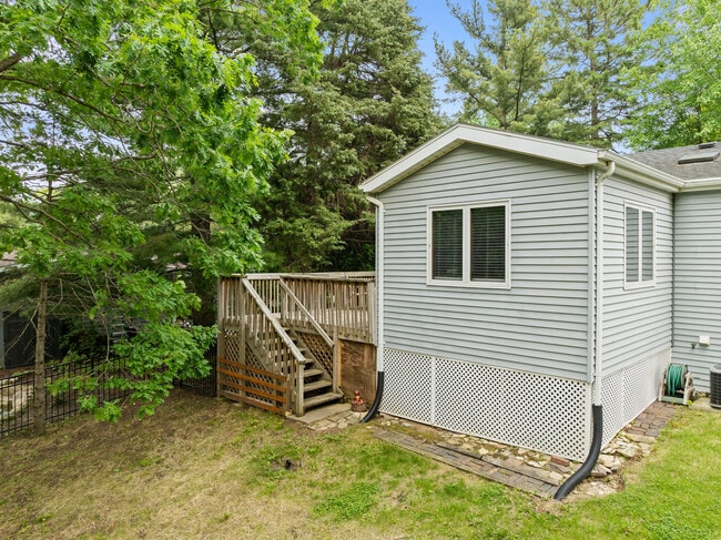 Building Photo - 438 Sylvan Dr
