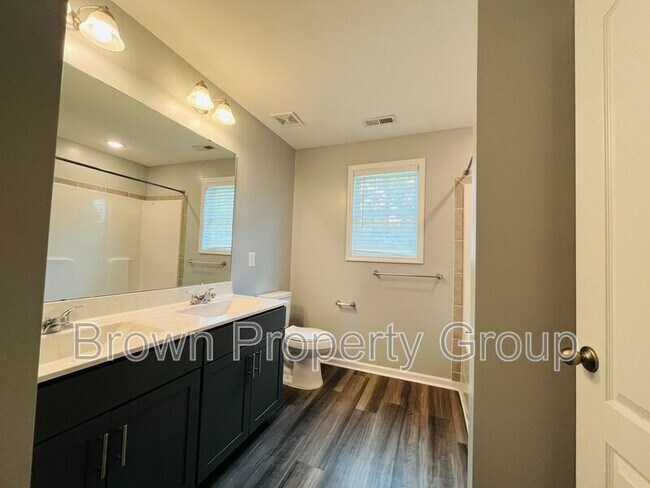 Building Photo - 2165 Stonewash Dr
